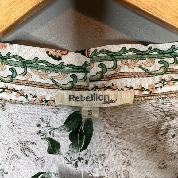NWT Rebellion Again Belted floral kimono - Picture 6 of 9